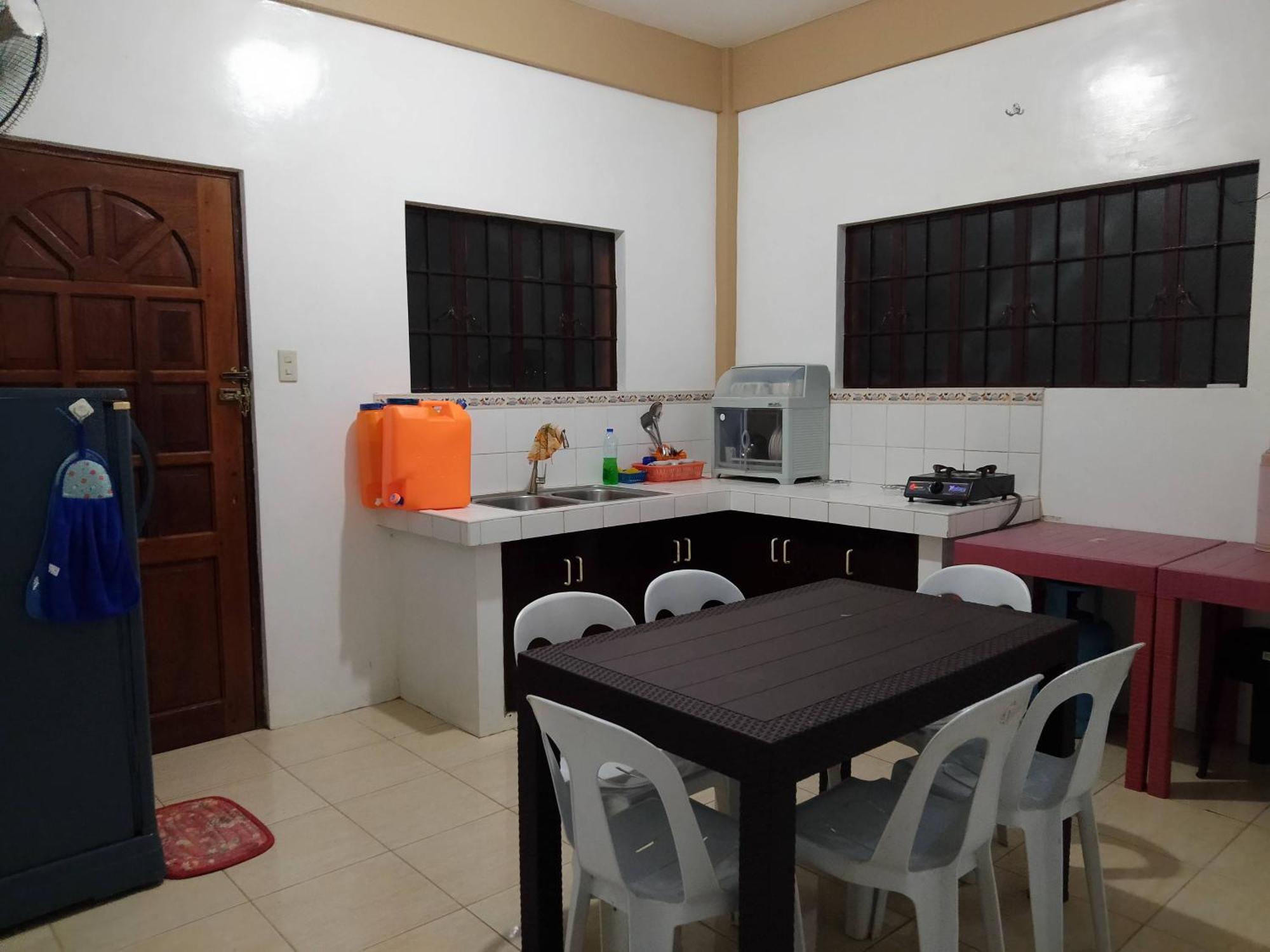 Apartamento Estrelle Orange House - Backpackers Hub Puerto Princesa Exterior foto